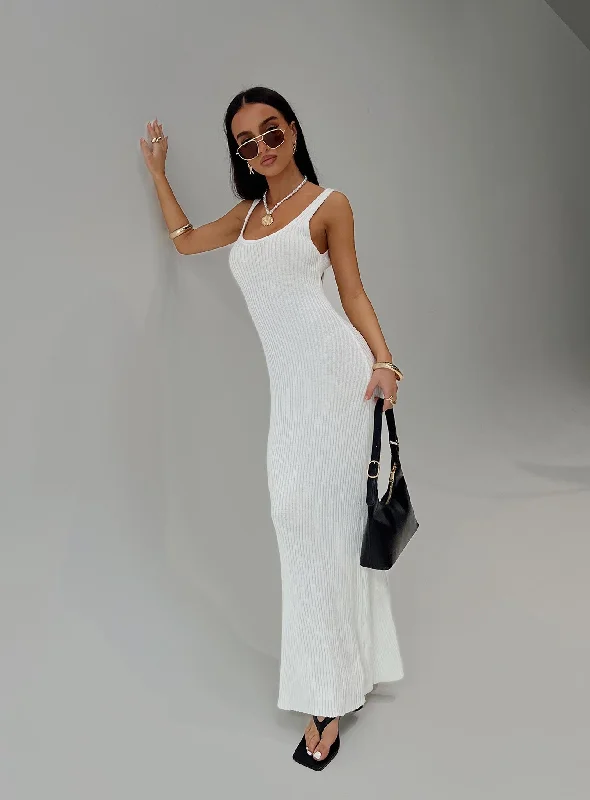 Spirited Maxi Dress White Fashionable Maxi Dress with Fringe