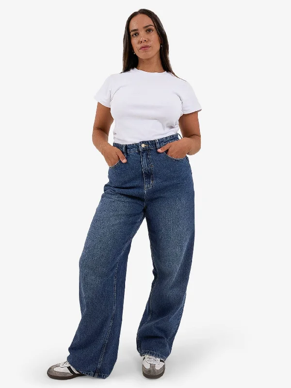 Billie Jean - Roadhouse Blue Elegant Dark-Wash Bootcut Jeans